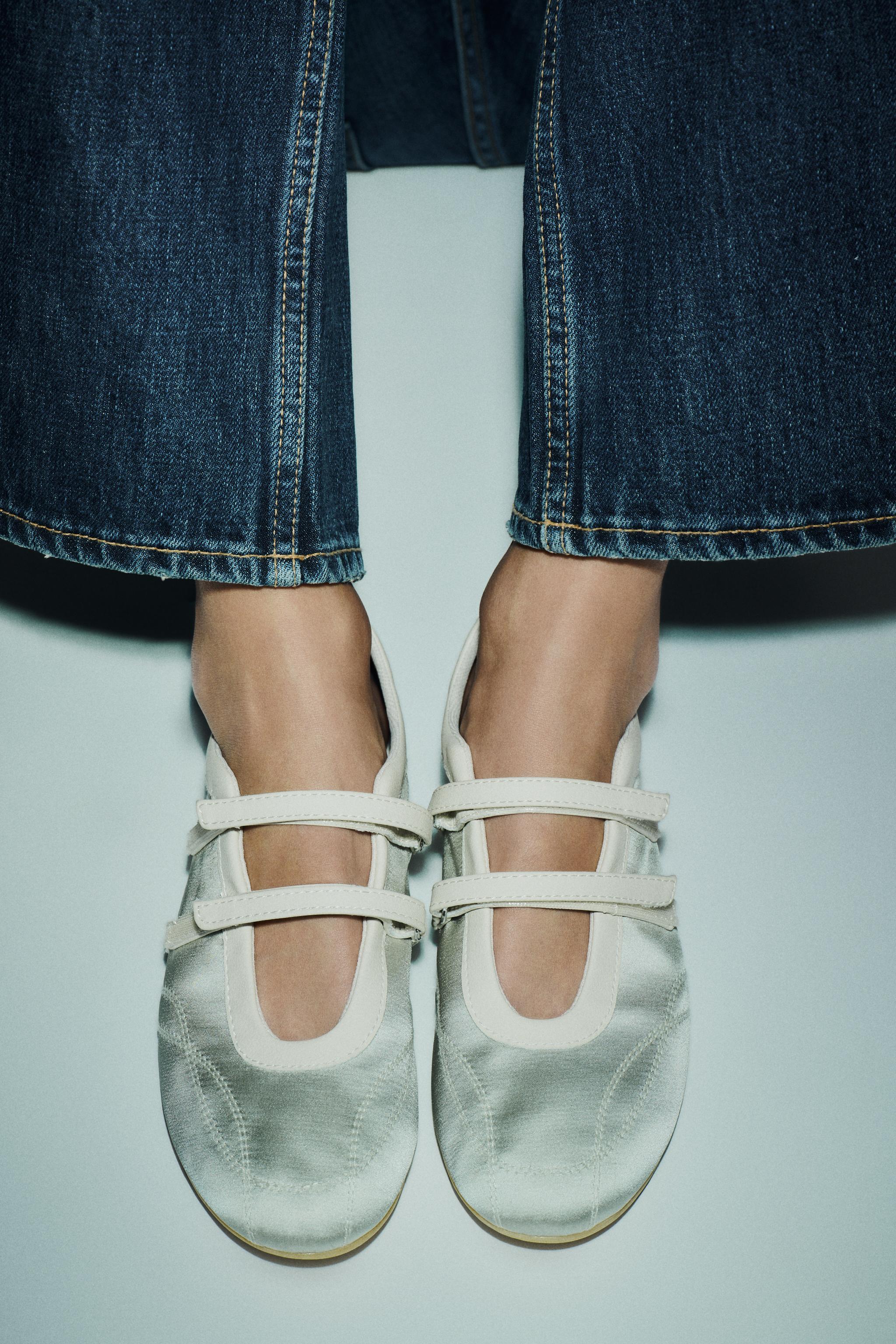 SATIN EFFECT STITCHED BALLET FLATS